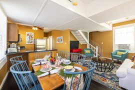 Key West Villas - Villa Grande's living and dining area