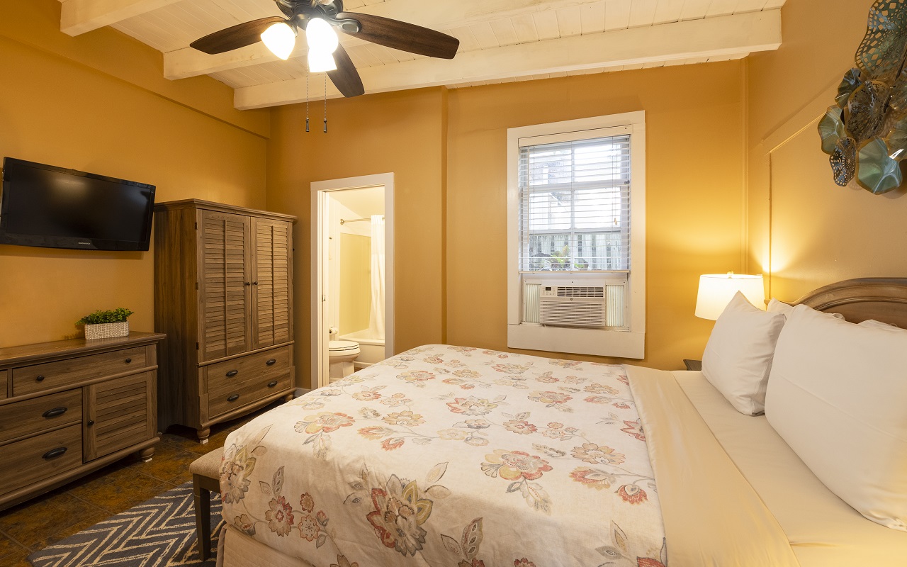 Key West Vacation Rentals - Villa Vista master bedroom