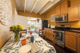 Key West Vacation Rentals - Villa Vista kitchen and dining area