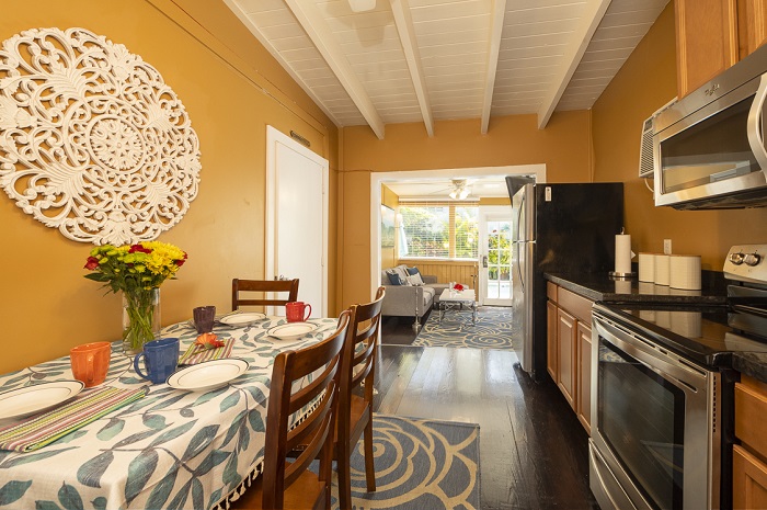 Key West Cottages - Villa Vista kitchen, dining area